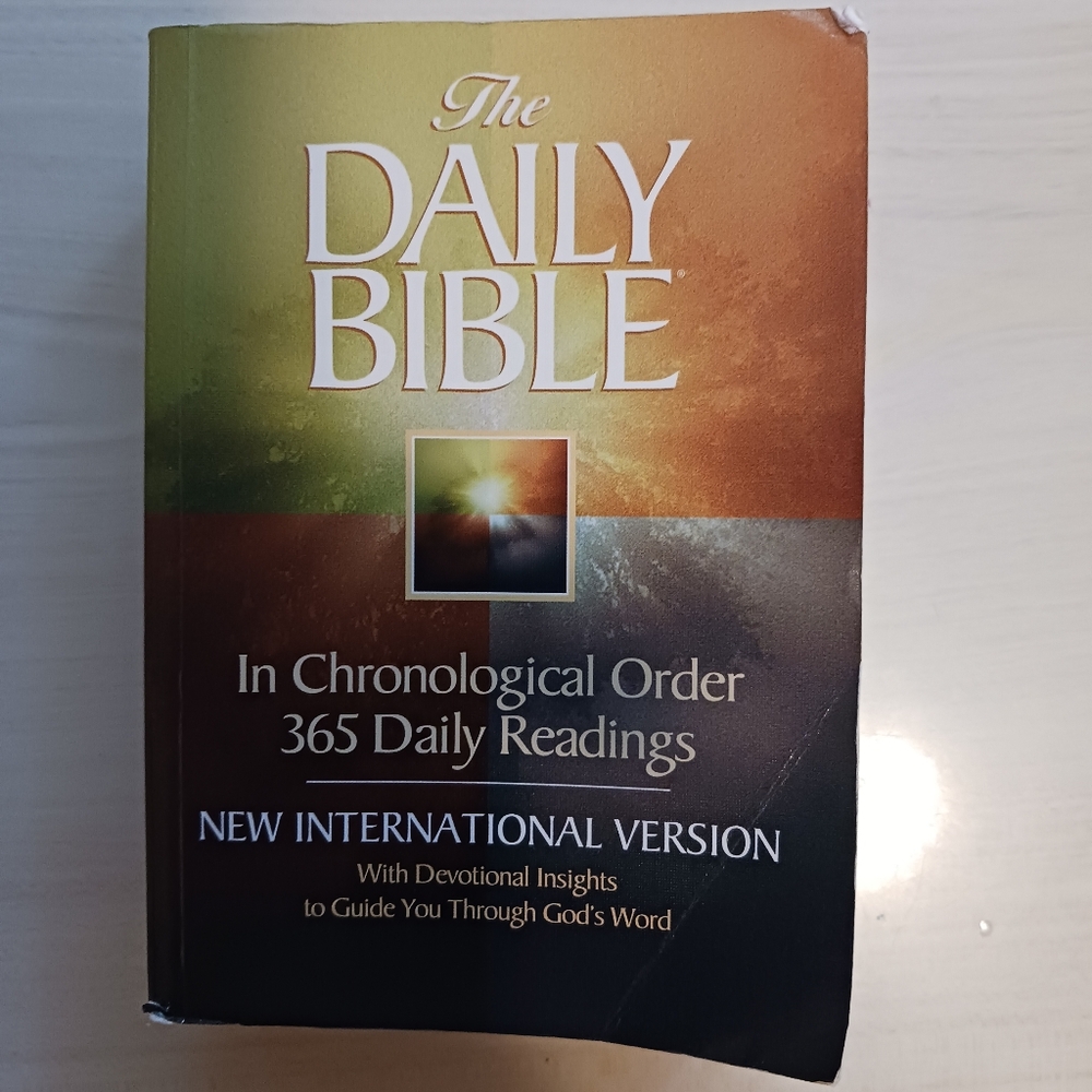 The Daily Bible in Chronological Order